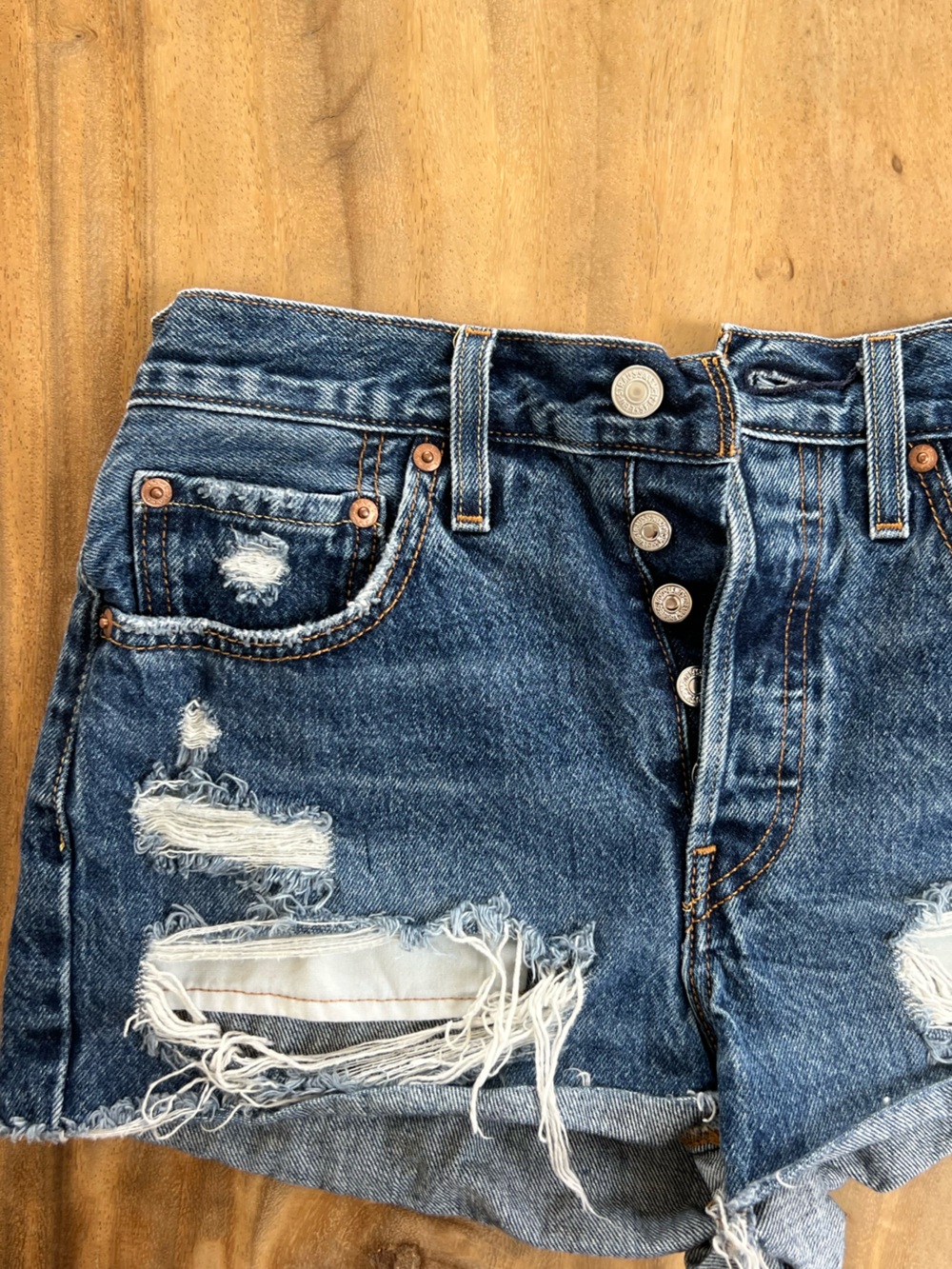 Levi’s dark 501 cut off shorts - Picture 2 of 5